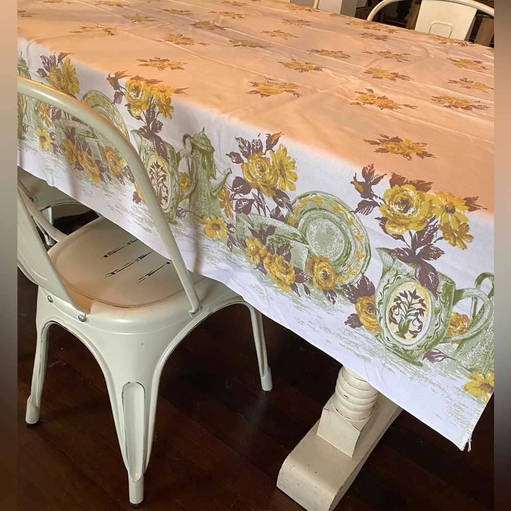 VTG Cottagecore rectangular yellow floral with green and brown accents 67”x 52”